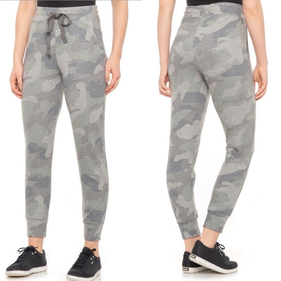 Sundry Pants - NWT Sundry Camo Pocket Joggers Moss